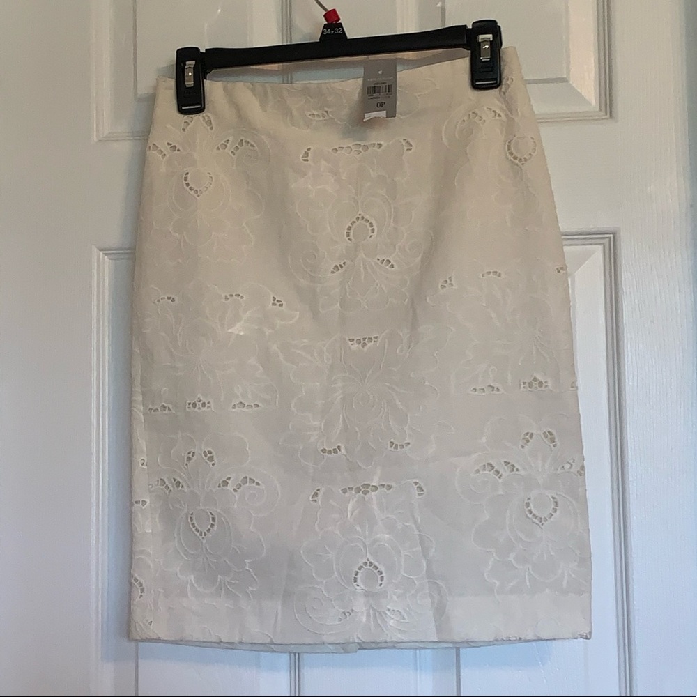 New Ann Taylor Embroidered Pencil Skirt